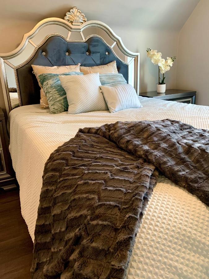 The Oakwood Cottage- With Private Yard & Parking, Minutes From Falls & Casino By Niagara Hospitality Niagara Şelalesi Dış mekan fotoğraf